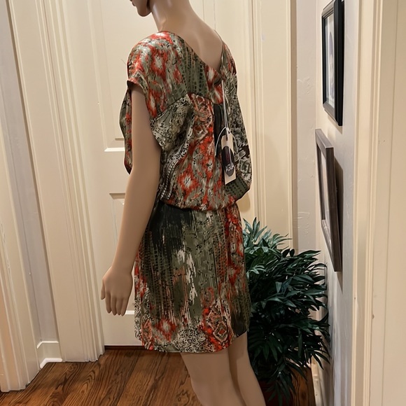 TBags Los Angeles Dress - Round Neck Mini Waisted Dress with Cap Sleeves - Picture 2 of 6